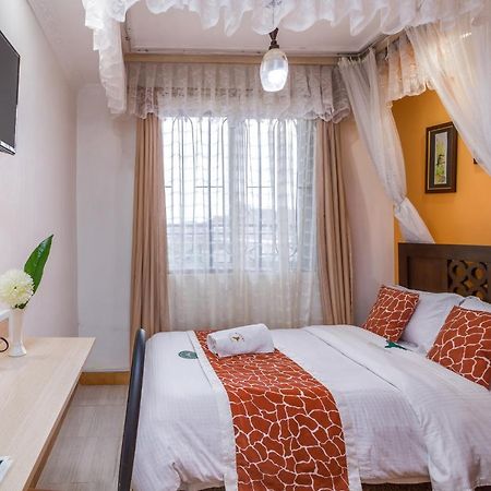 Javilla Eagles Safari Guest House Найроби Экстерьер фото